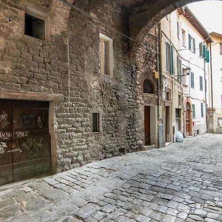 Center - Alba Di Pérouse